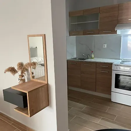 Apartman Giasemi Kárisztosz