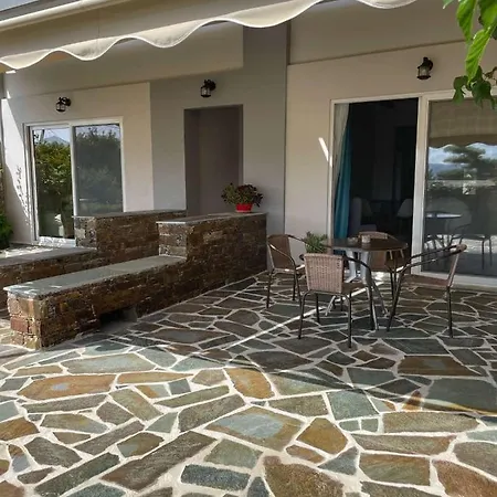 Apartman Giasemi Kárisztosz