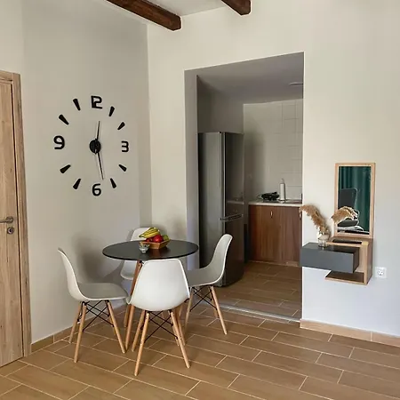 Giasemi * Kárisztosz